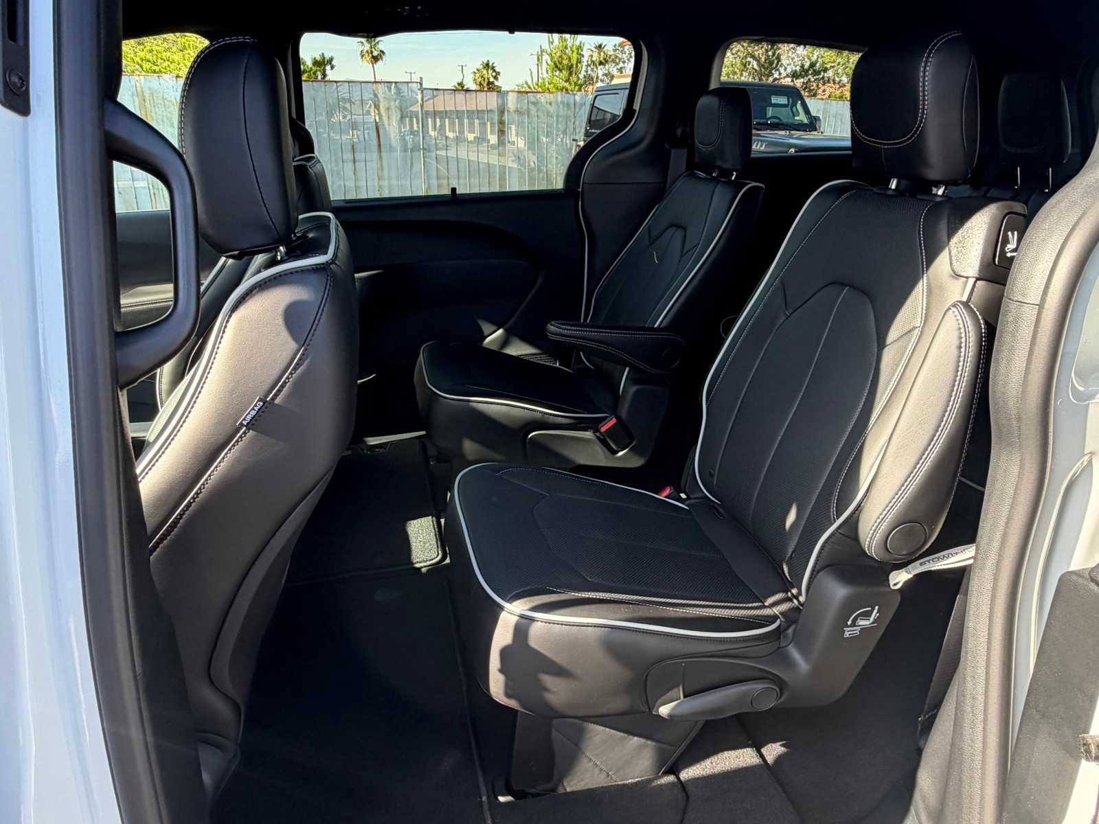 Thumbnail: 2026 Chrysler Pacifica - 24