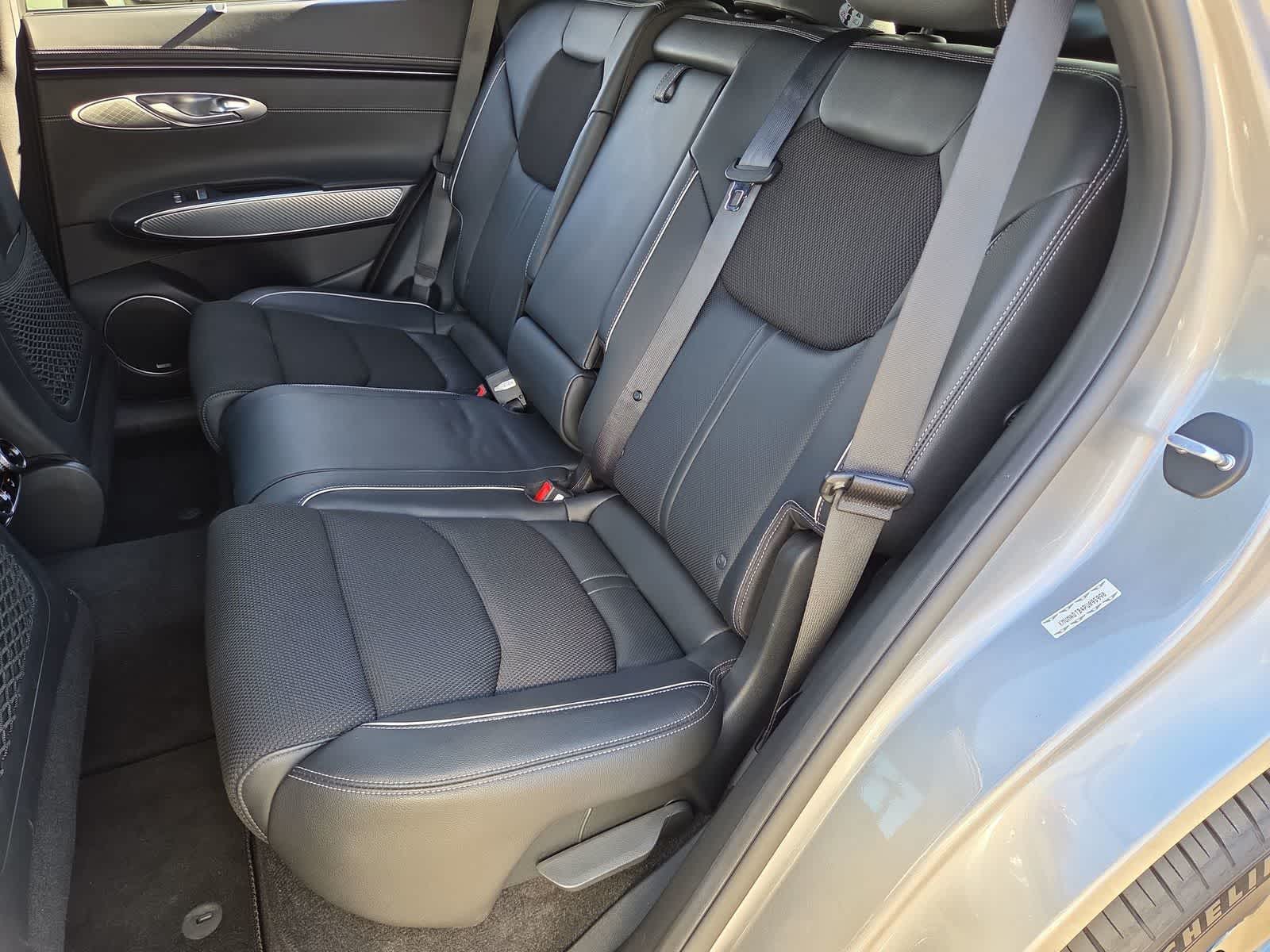 Thumbnail: 2023 Genesis GV70 - 20