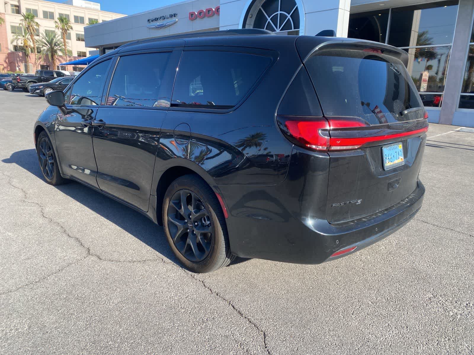 Thumbnail: 2021 Chrysler Pacifica - 7
