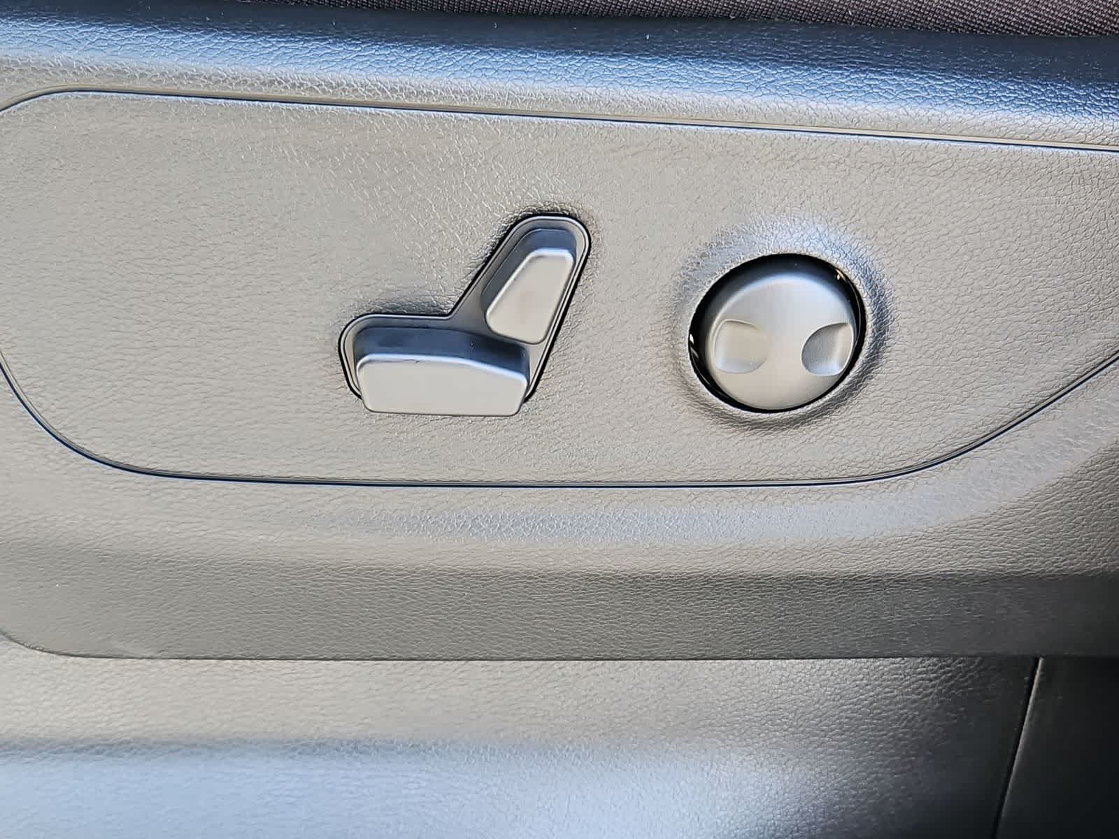 Thumbnail: 2026 RAM 1500 - 18