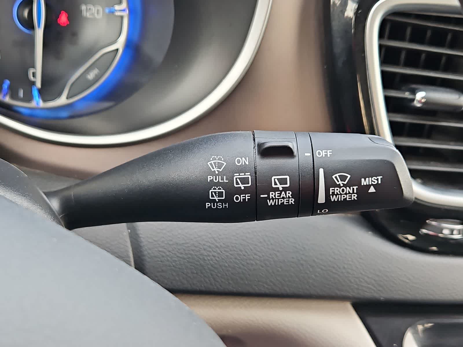 Thumbnail: 2023 Chrysler Voyager - 26