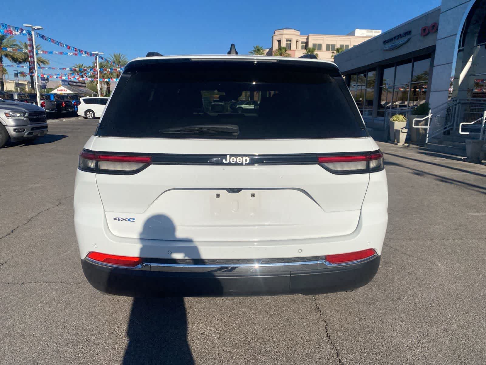 Thumbnail: 2024 Jeep Grand Cherokee - 8