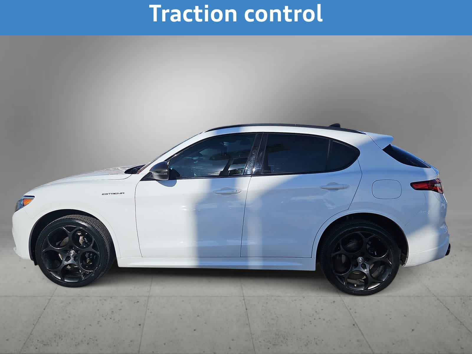 Thumbnail: 2023 Alfa Romeo Stelvio - 7