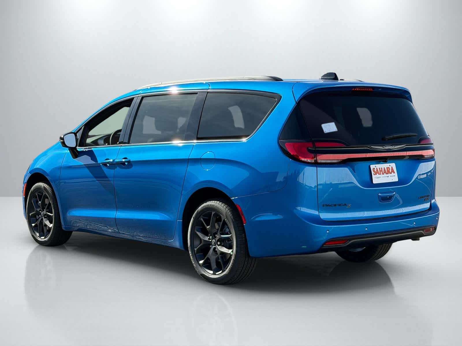 Thumbnail: 2026 Chrysler Pacifica - 4