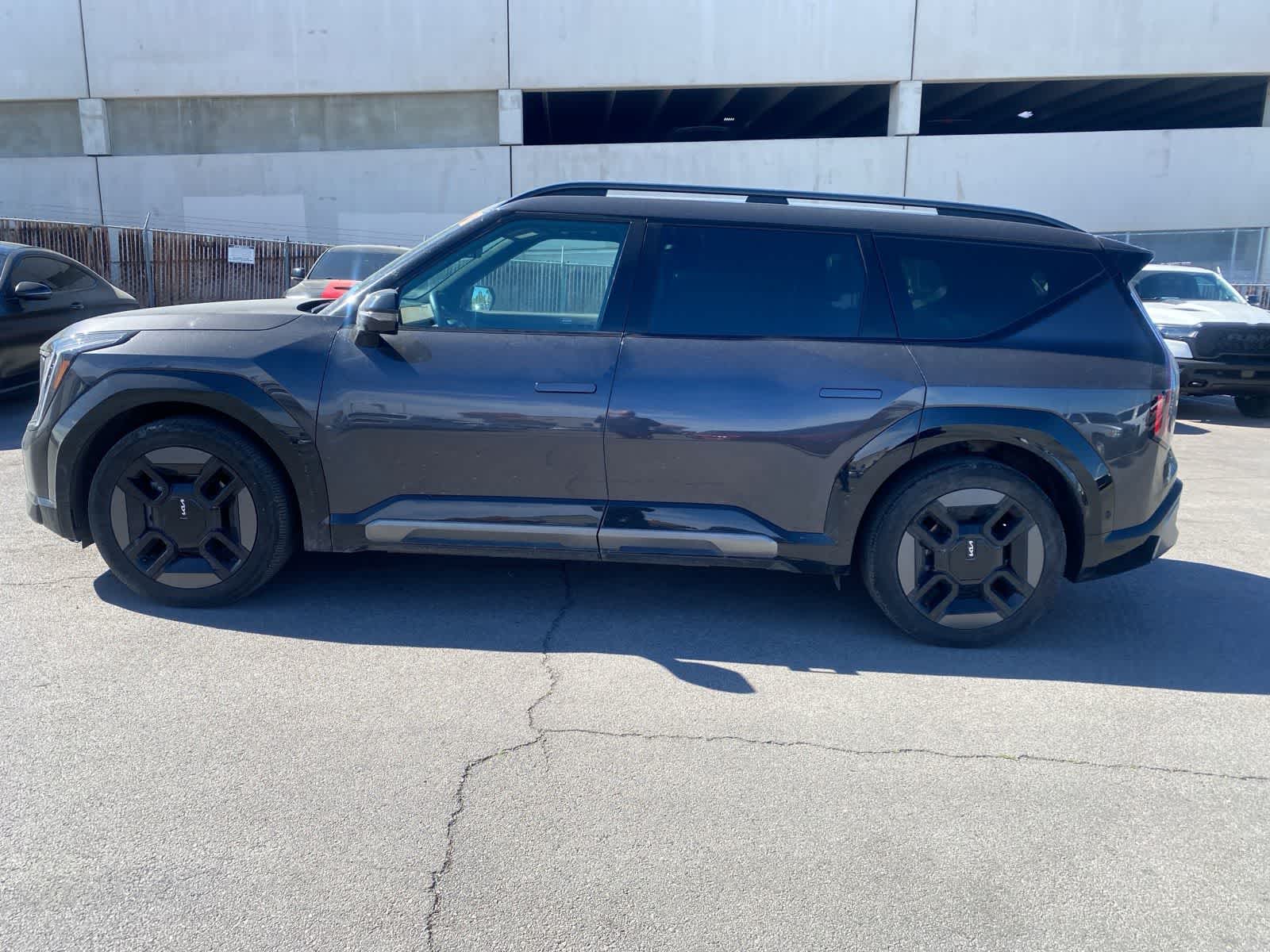 Thumbnail: 2024 Kia EV9 - 10