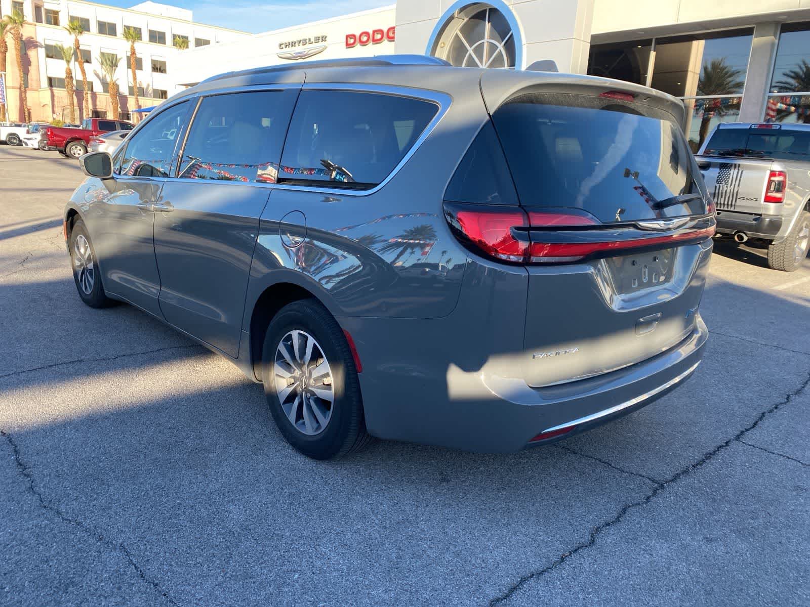 Thumbnail: 2021 Chrysler Pacifica - 9