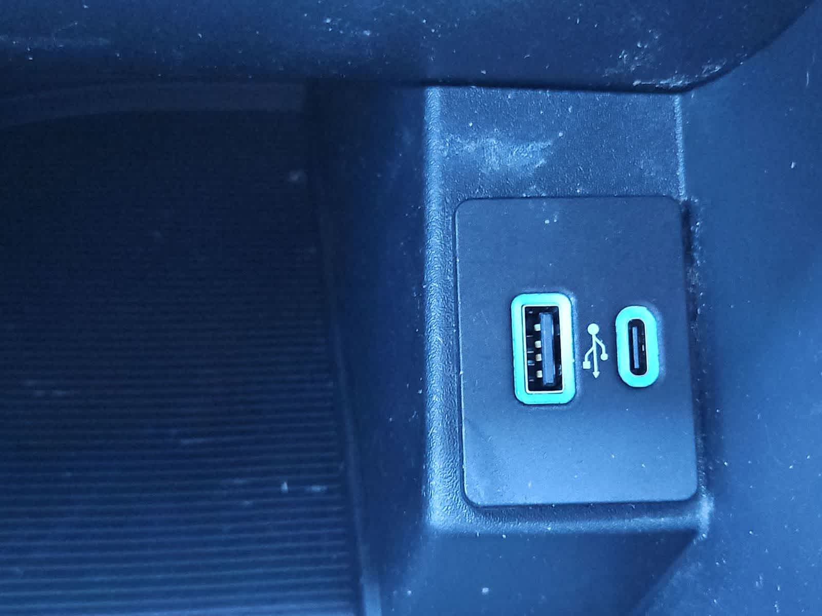 Thumbnail: 2021 Ford Edge - 30