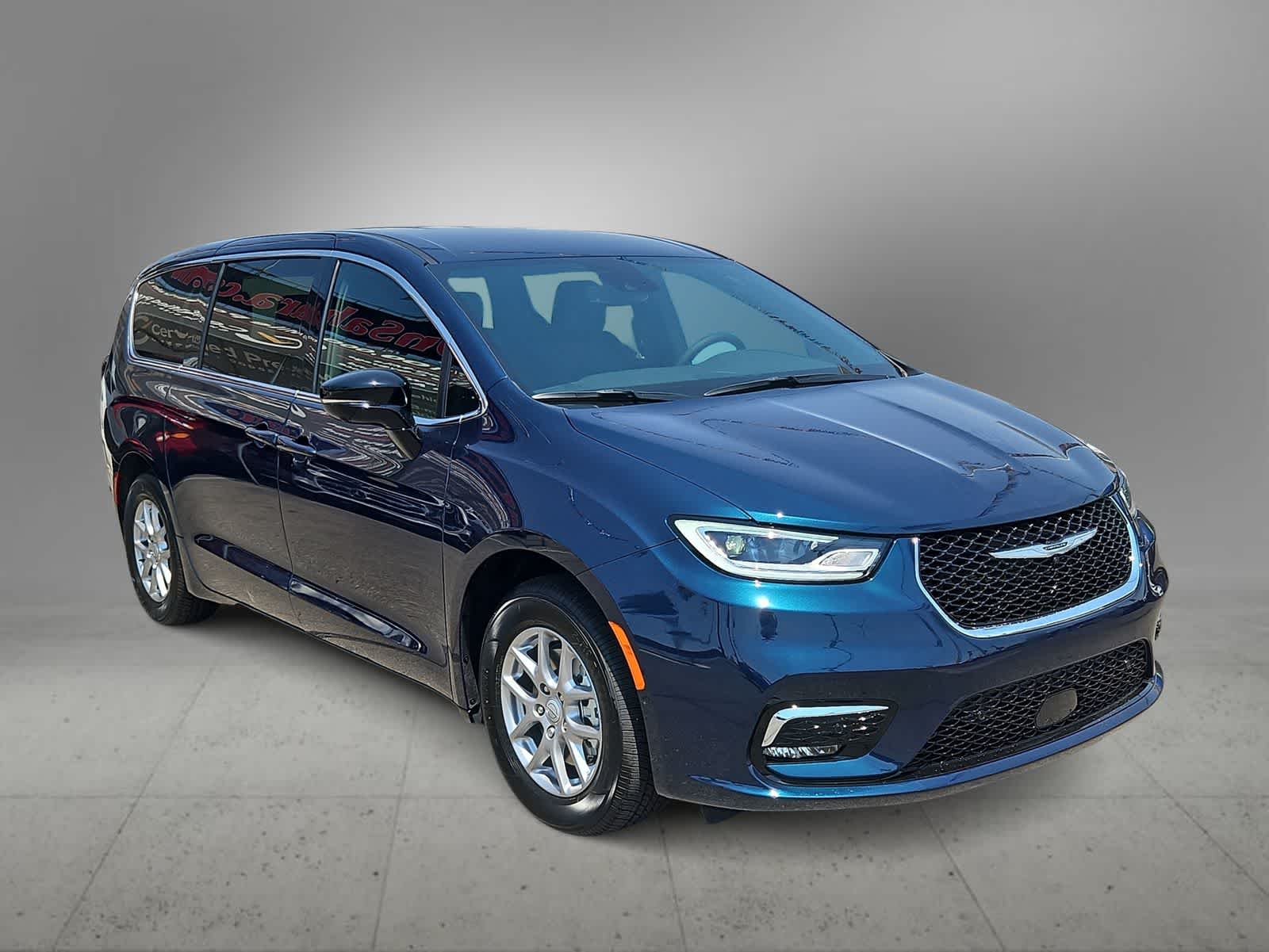 Thumbnail: 2025 Chrysler Pacifica - 2