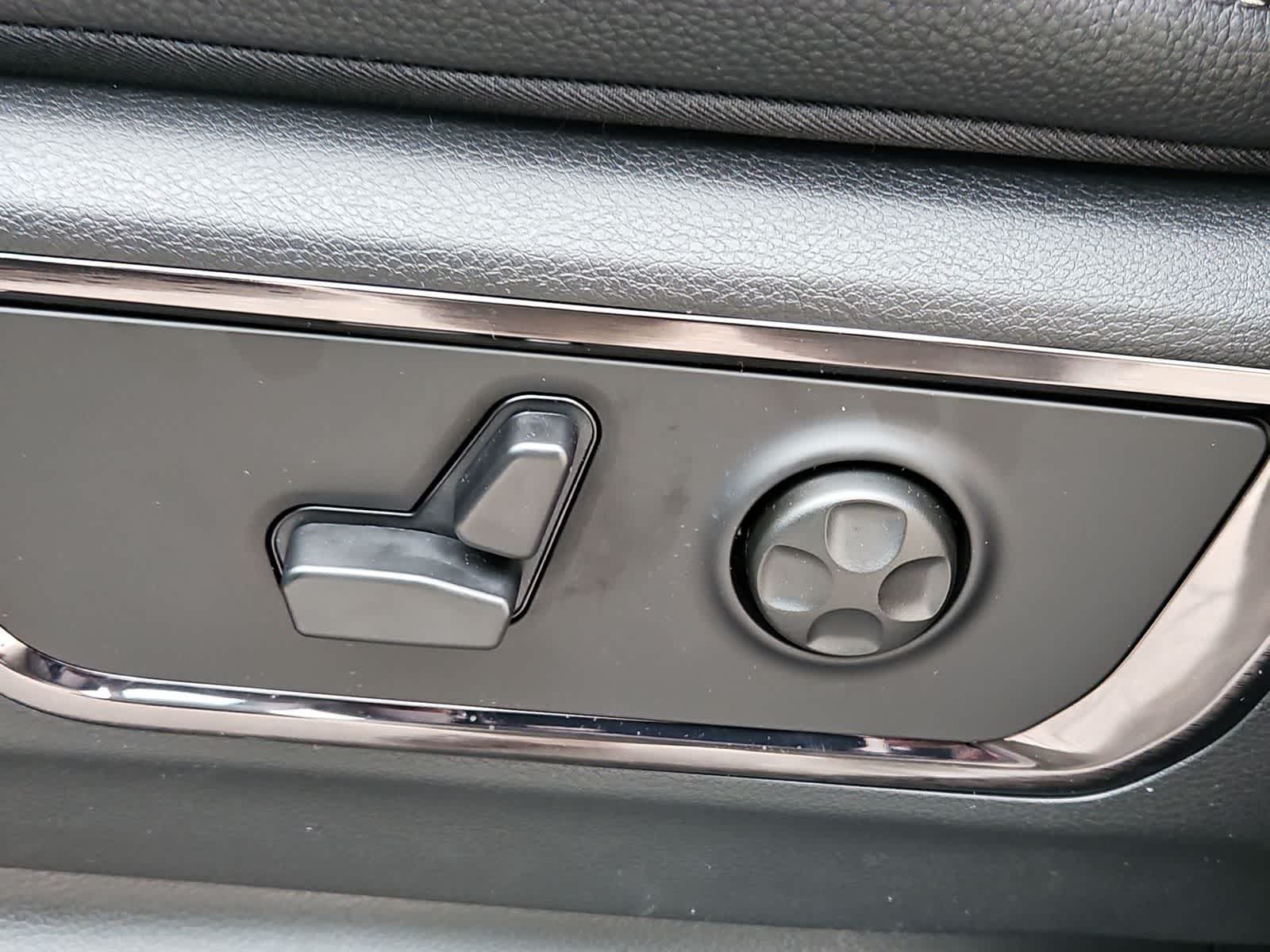 Thumbnail: 2026 RAM 1500 - 18