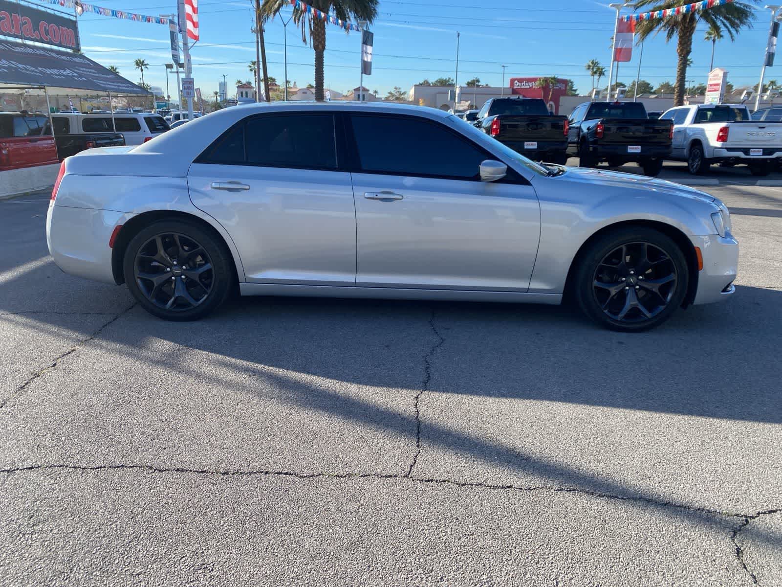 Thumbnail: 2021 Chrysler 300 - 4