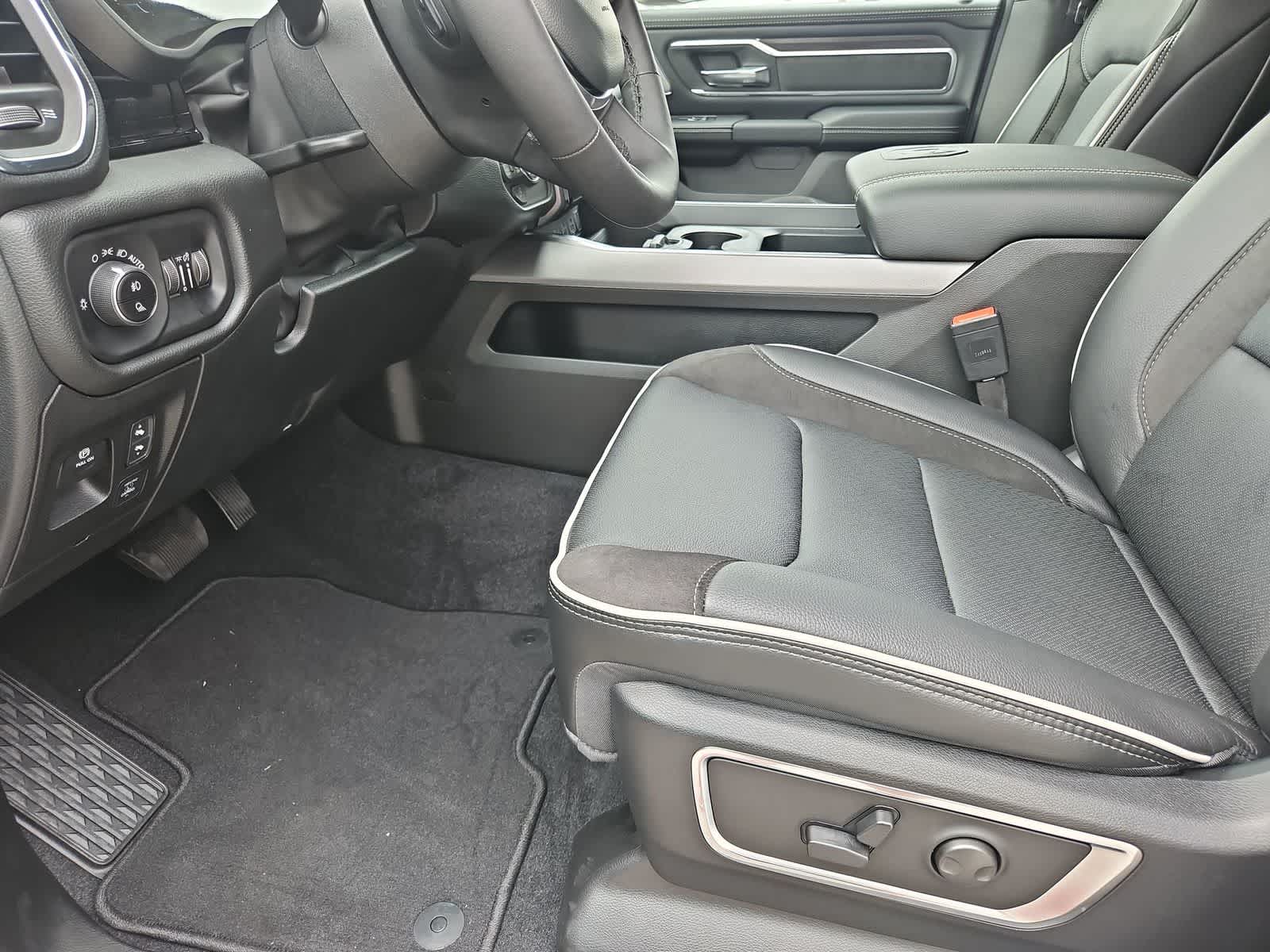 Thumbnail: 2026 RAM 1500 - 17