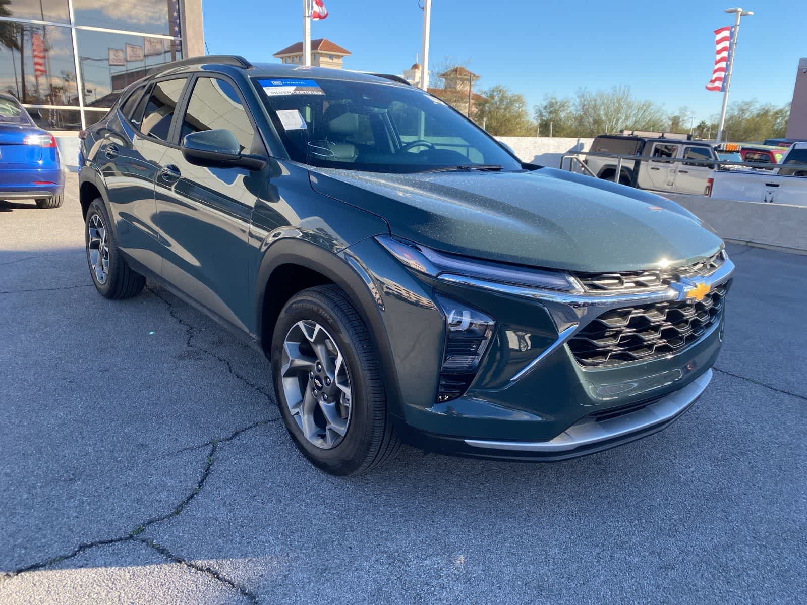 Thumbnail: 2025 Chevrolet Trax - 3