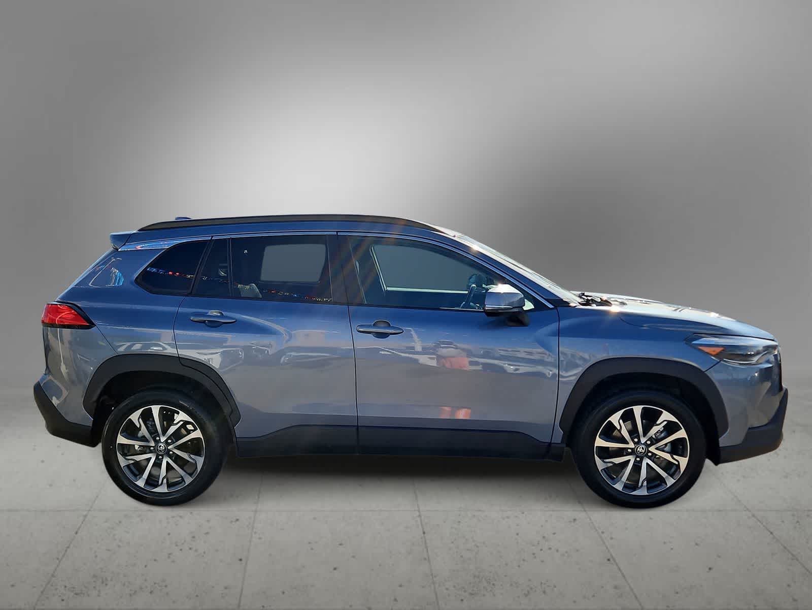 Thumbnail: 2023 Toyota Corolla Cross - 10