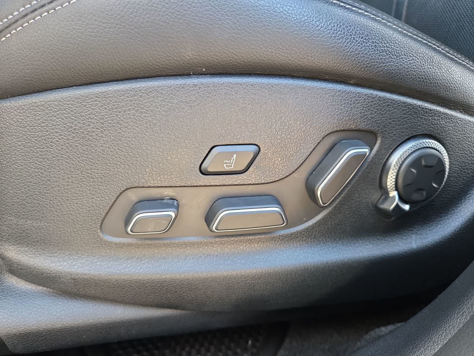 Thumbnail: 2023 Genesis GV70 - 18