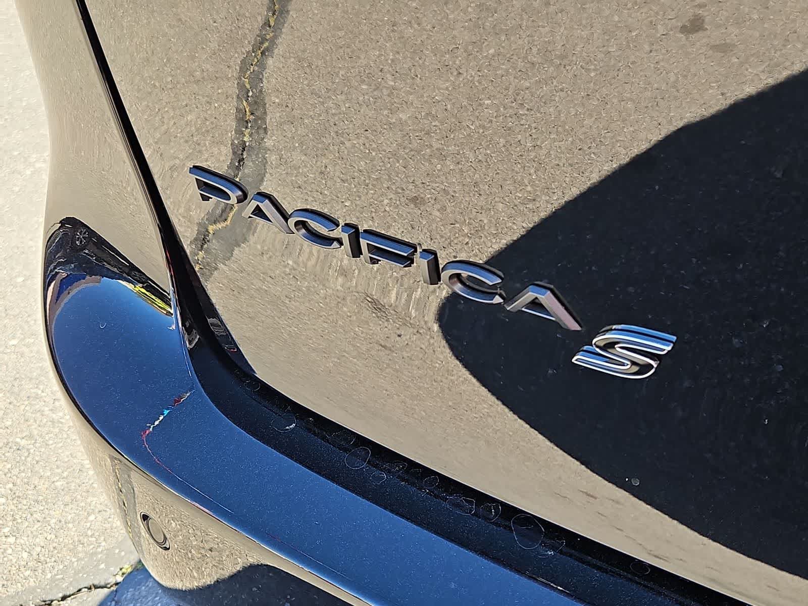 Thumbnail: 2026 Chrysler Pacifica - 12