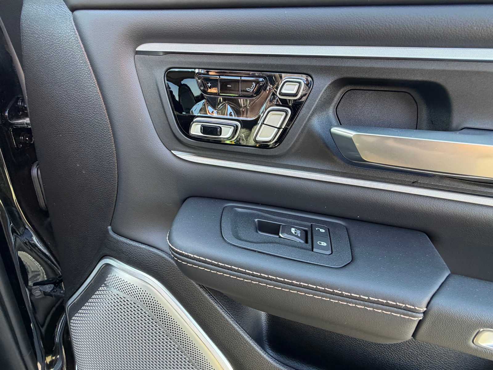 Thumbnail: 2026 RAM 1500 - 19