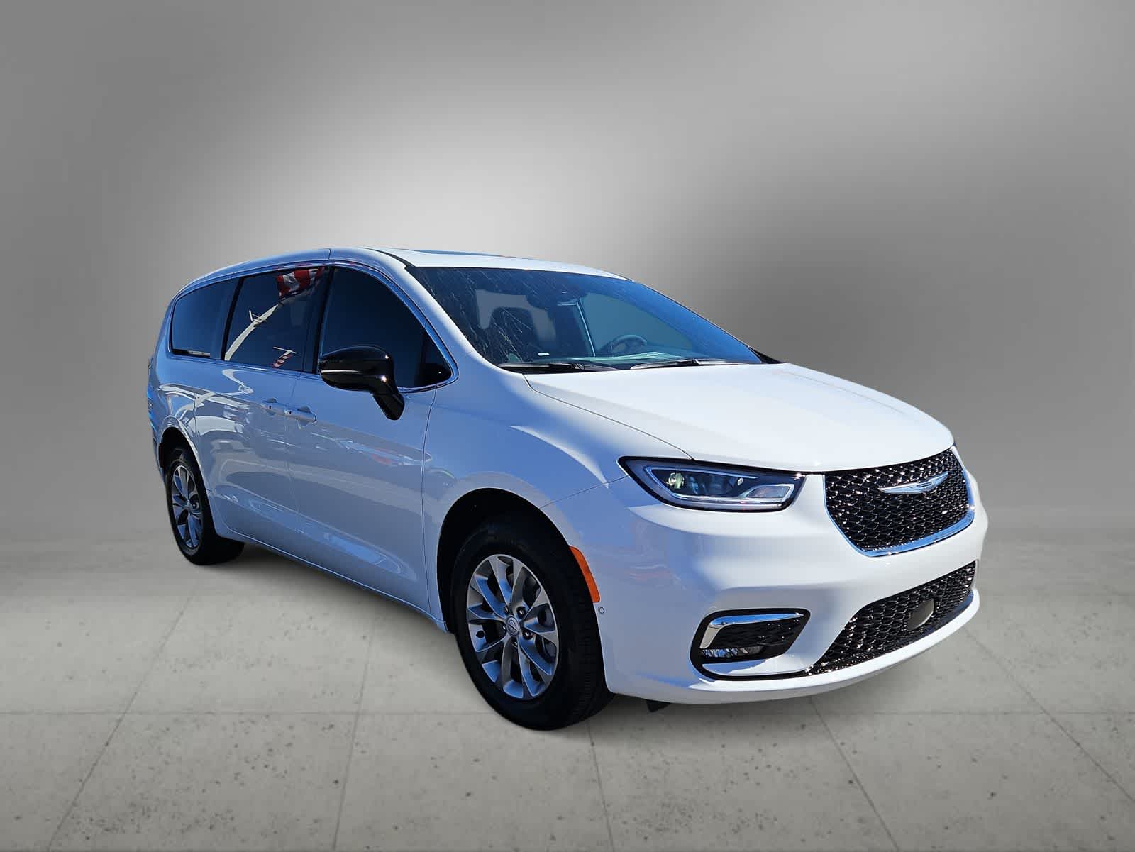 Thumbnail: 2026 Chrysler Pacifica - 2