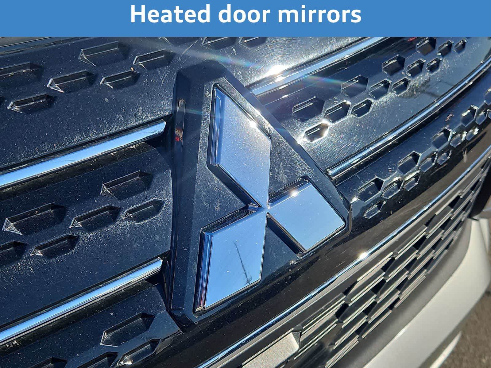 Thumbnail: 2024 Mitsubishi Outlander - 13