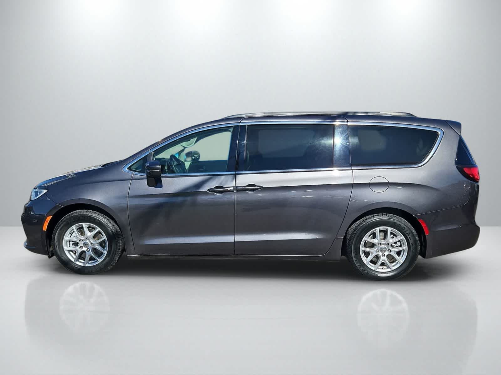 Thumbnail: 2022 Chrysler Pacifica - 7
