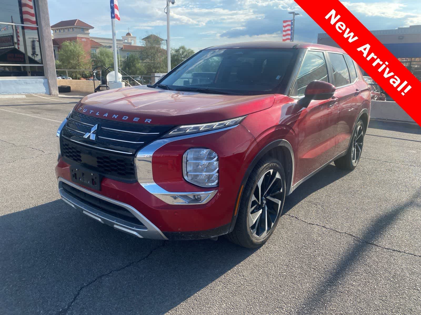 Thumbnail: 2024 Mitsubishi Outlander - 1