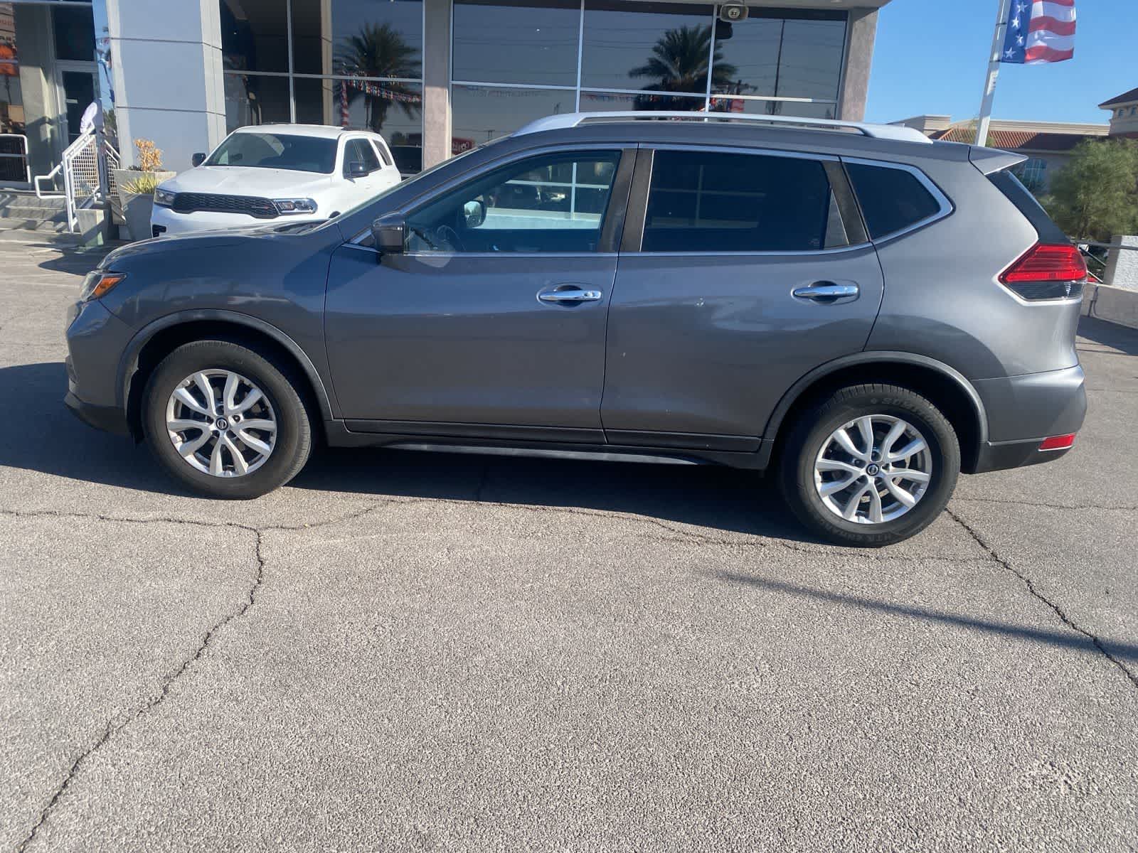 Thumbnail: 2017 Nissan Rogue - 9