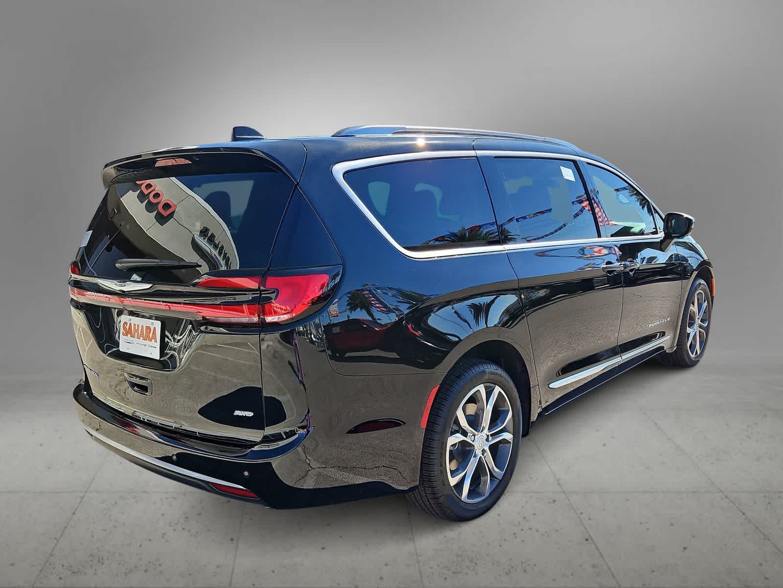 Thumbnail: 2026 Chrysler Pacifica - 8