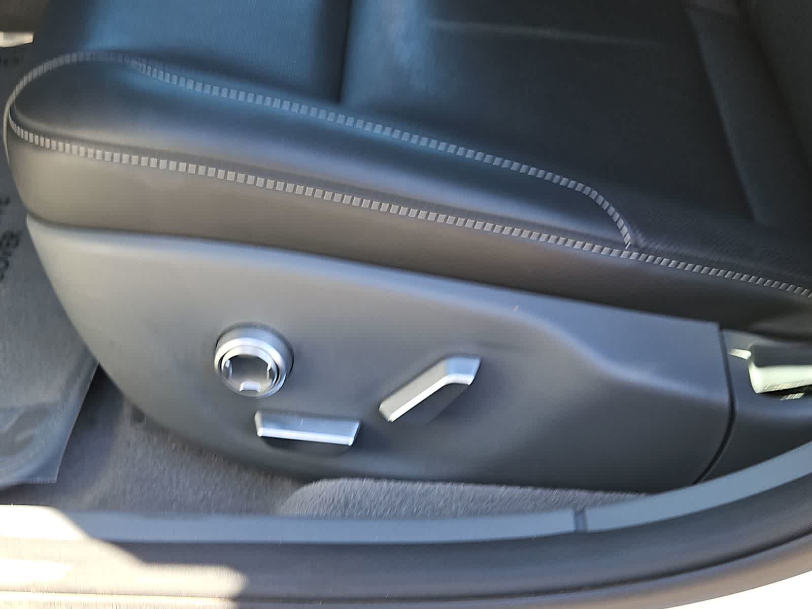 Thumbnail: 2024 Lucid Air - 16