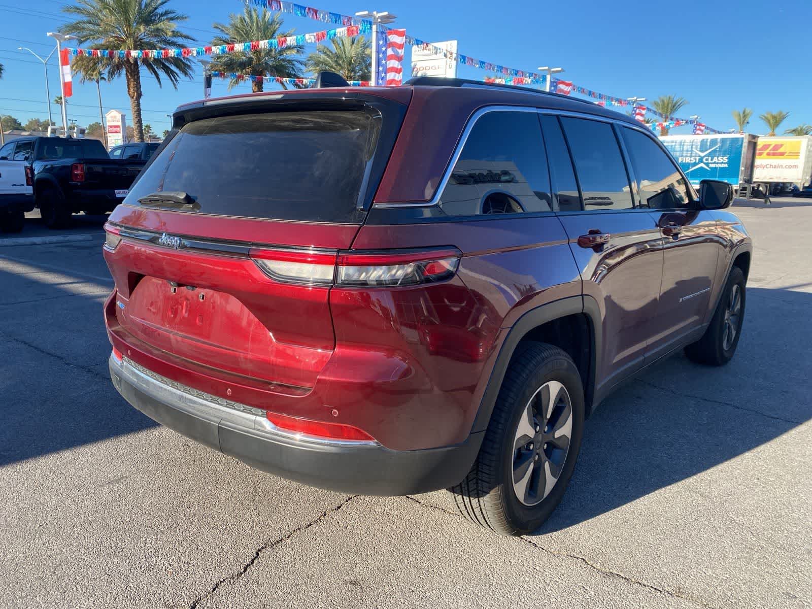 Thumbnail: 2023 Jeep Grand Cherokee - 6