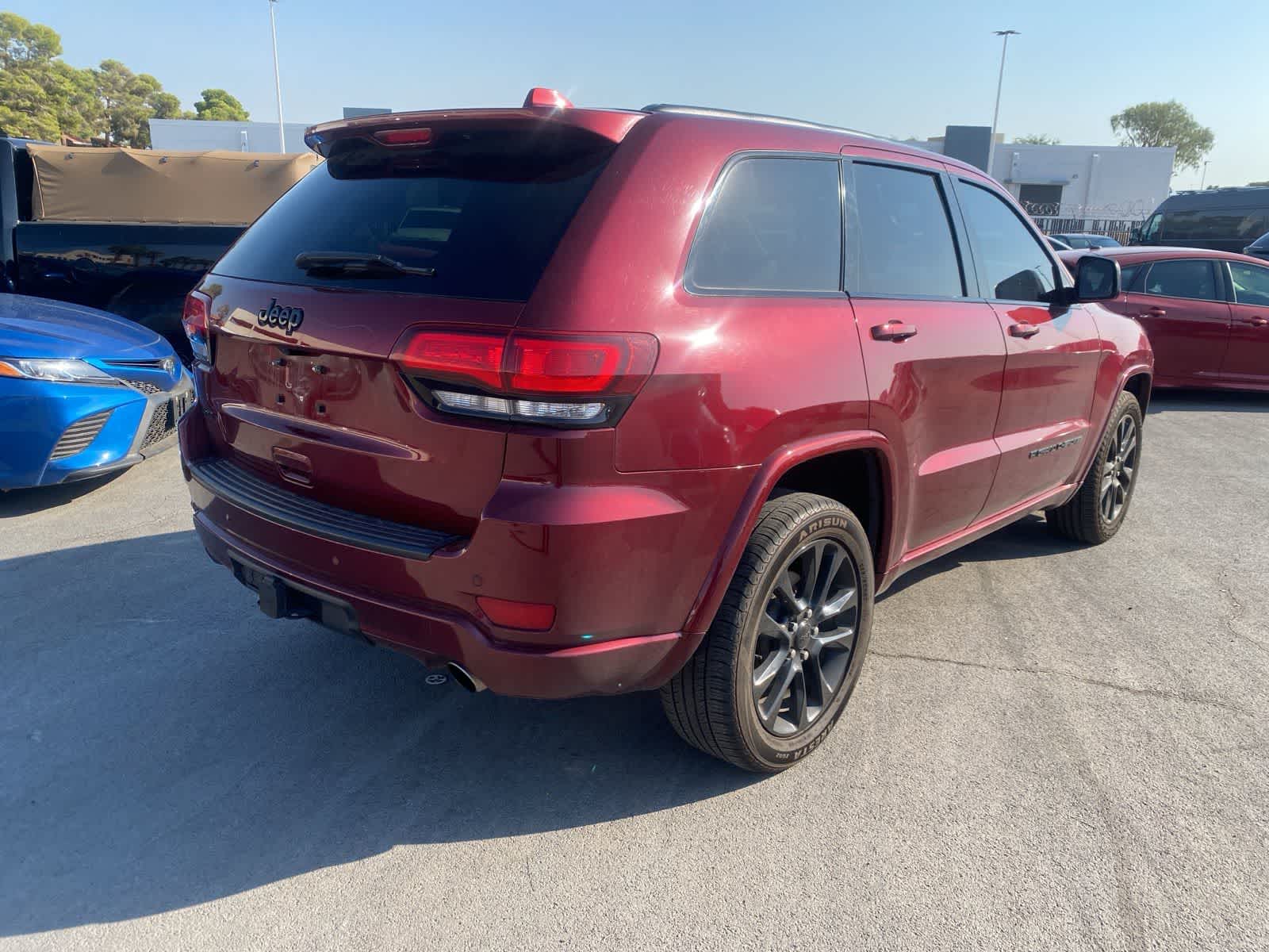 Thumbnail: 2022 Jeep Grand Cherokee - 6