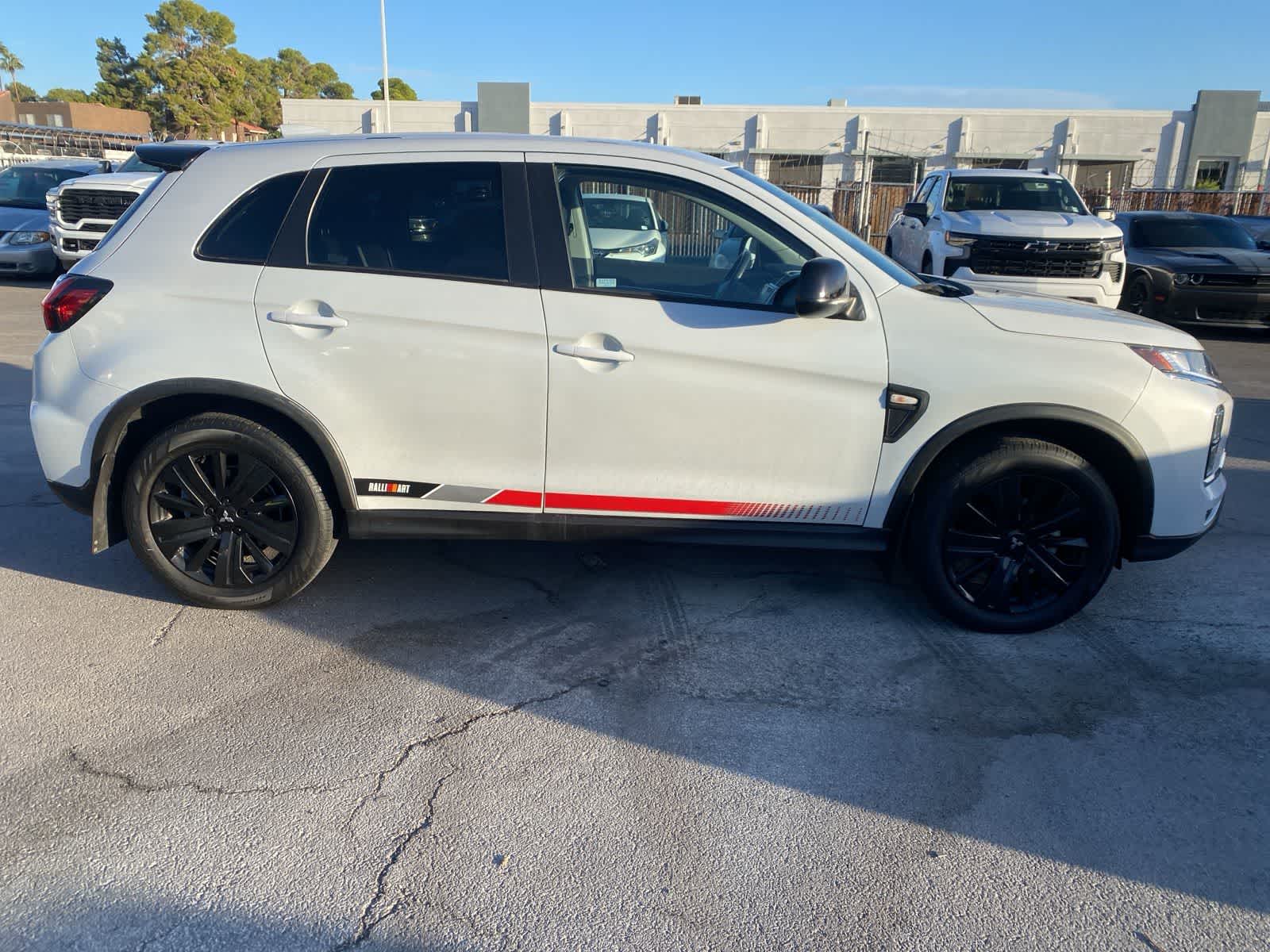 Thumbnail: 2023 Mitsubishi Outlander Sport - 4