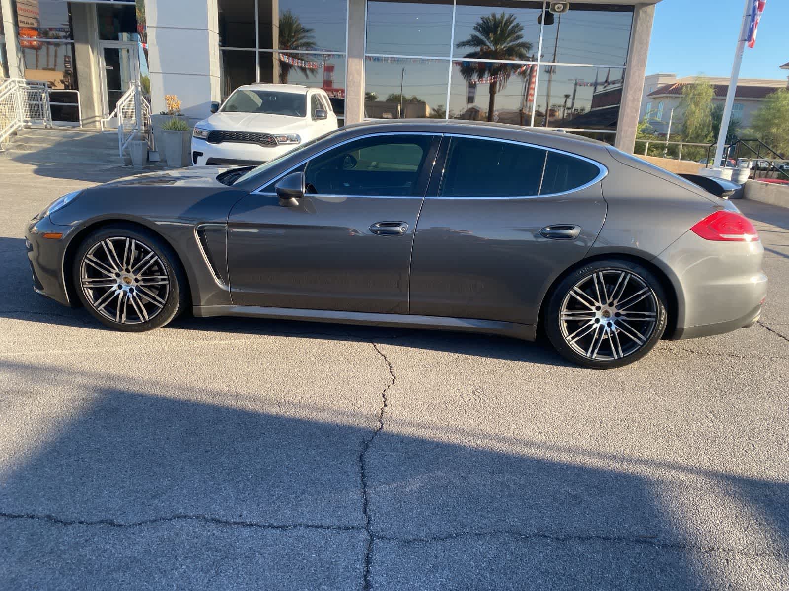 Thumbnail: 2016 Porsche Panamera - 10