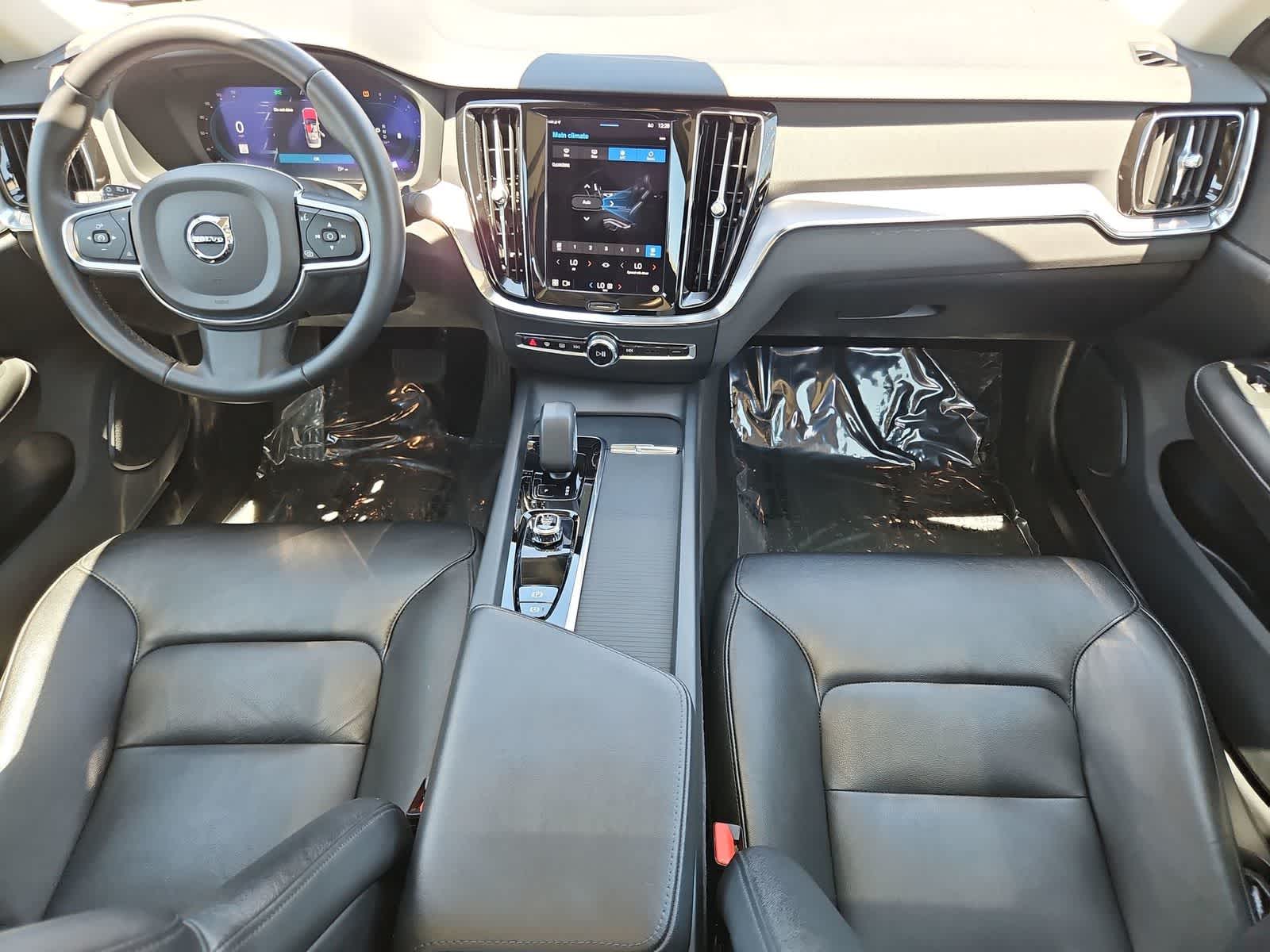 Thumbnail: 2024 Volvo S60 - 17