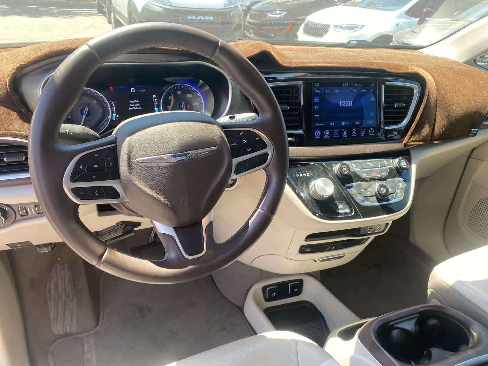 2017 Chrysler Pacifica  10