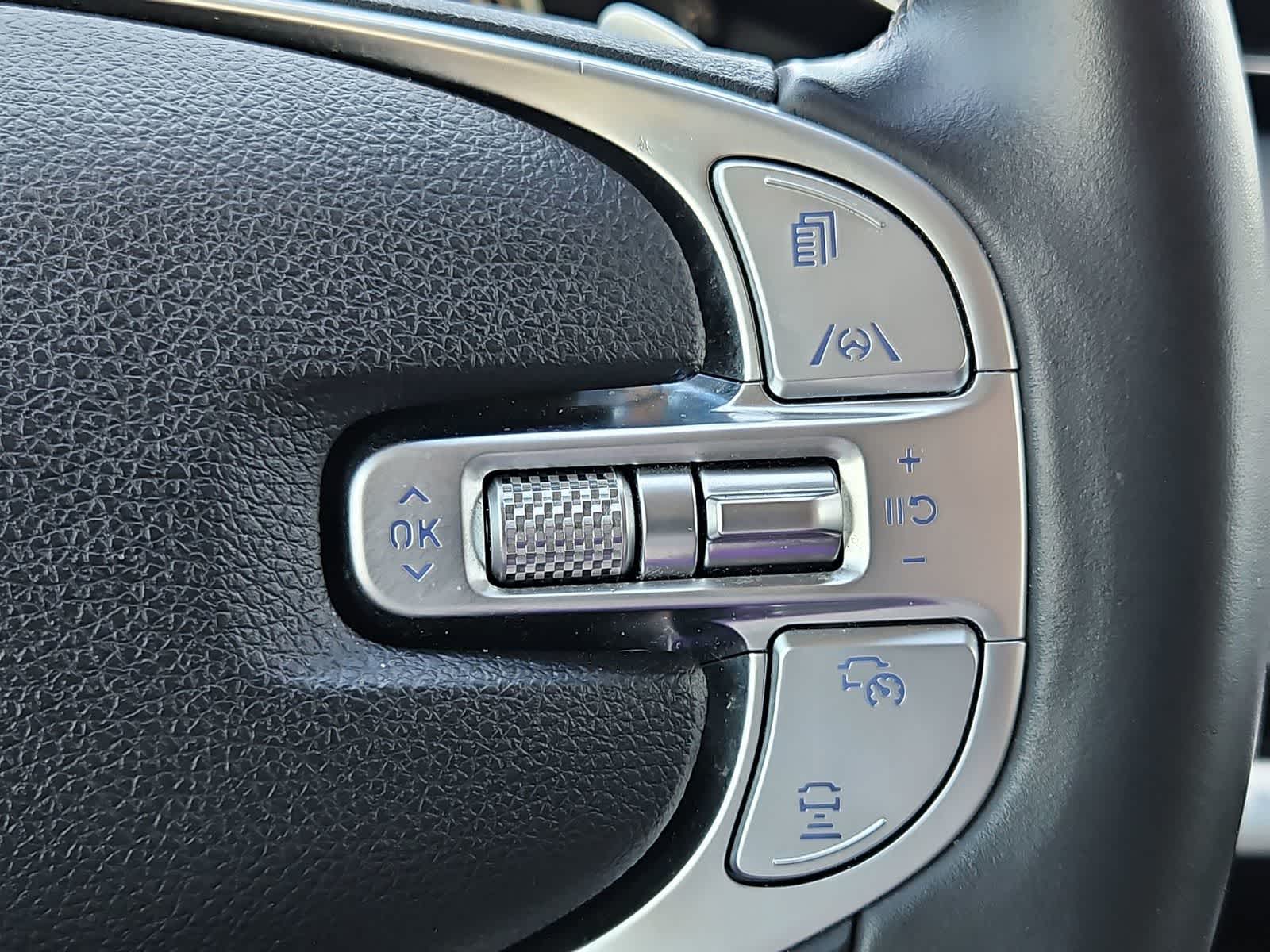 Thumbnail: 2025 Genesis GV70 - 25