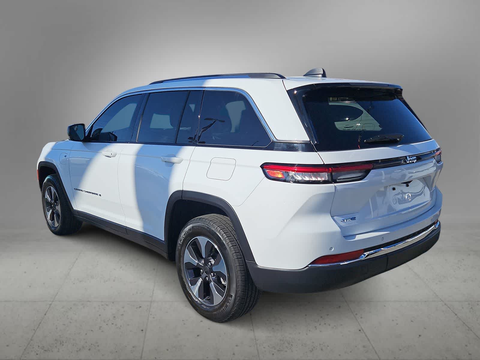 Thumbnail: 2022 Jeep Grand Cherokee - 7