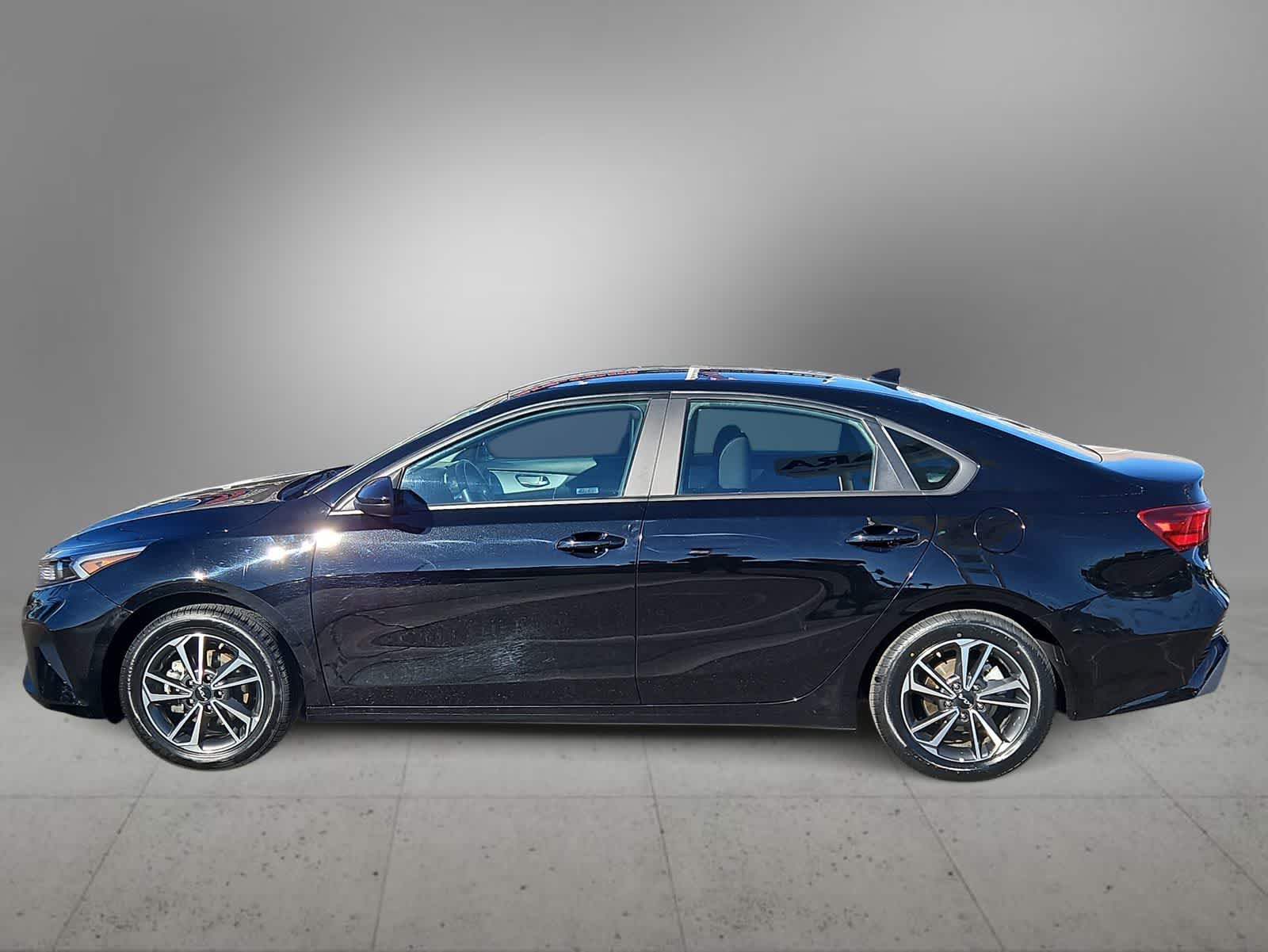 Thumbnail: 2023 Kia Forte - 6