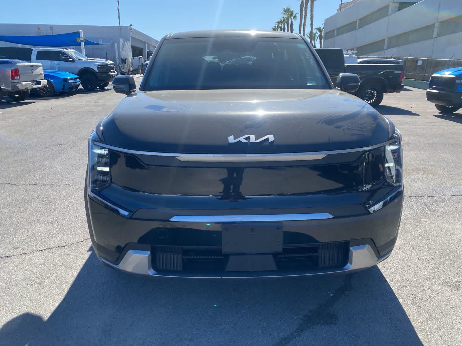 Used 2024 Kia Ev9 Light with VIN KNDAA5S28R6043203 for sale in Las Vegas, NV
