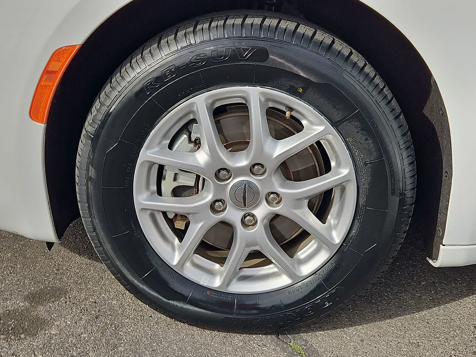 Thumbnail: 2023 Chrysler Voyager - 14