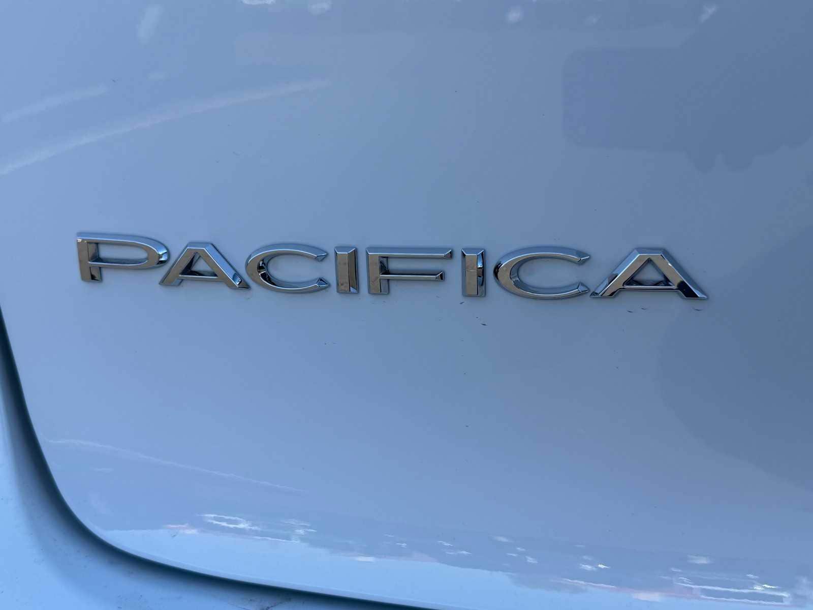 Thumbnail: 2026 Chrysler Pacifica - 16