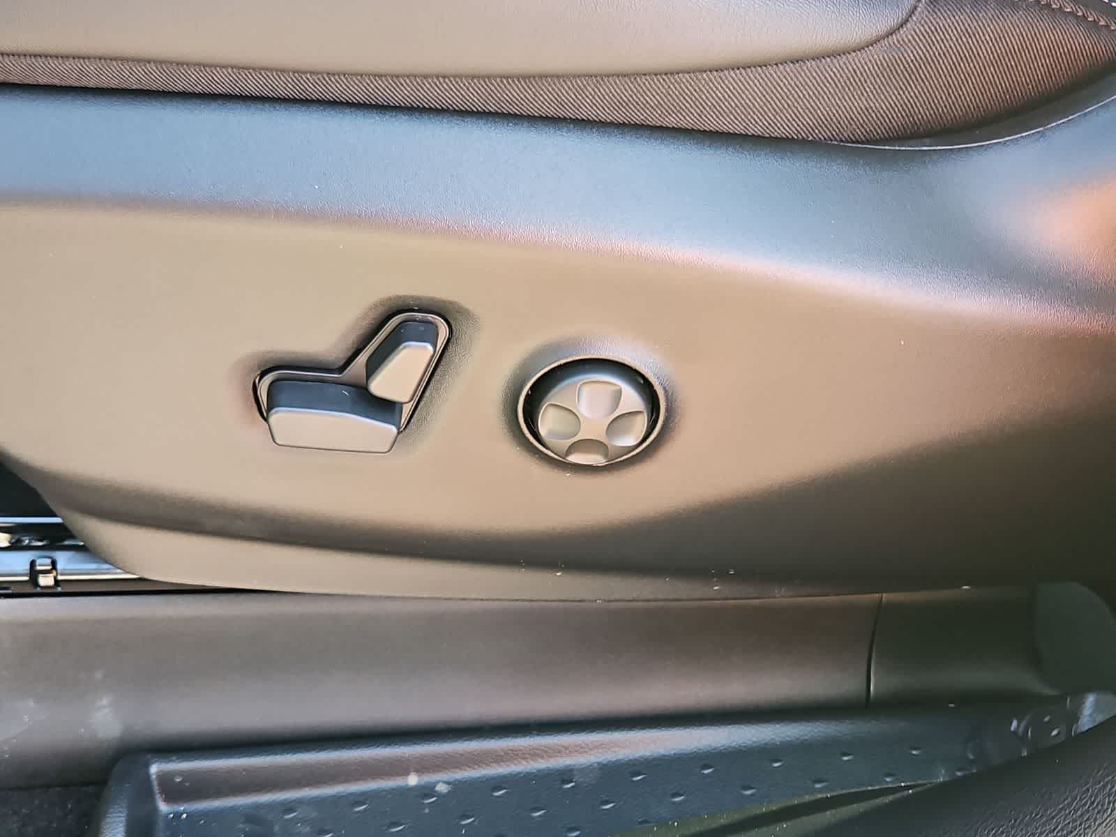 Thumbnail: 2026 Chrysler Pacifica - 17