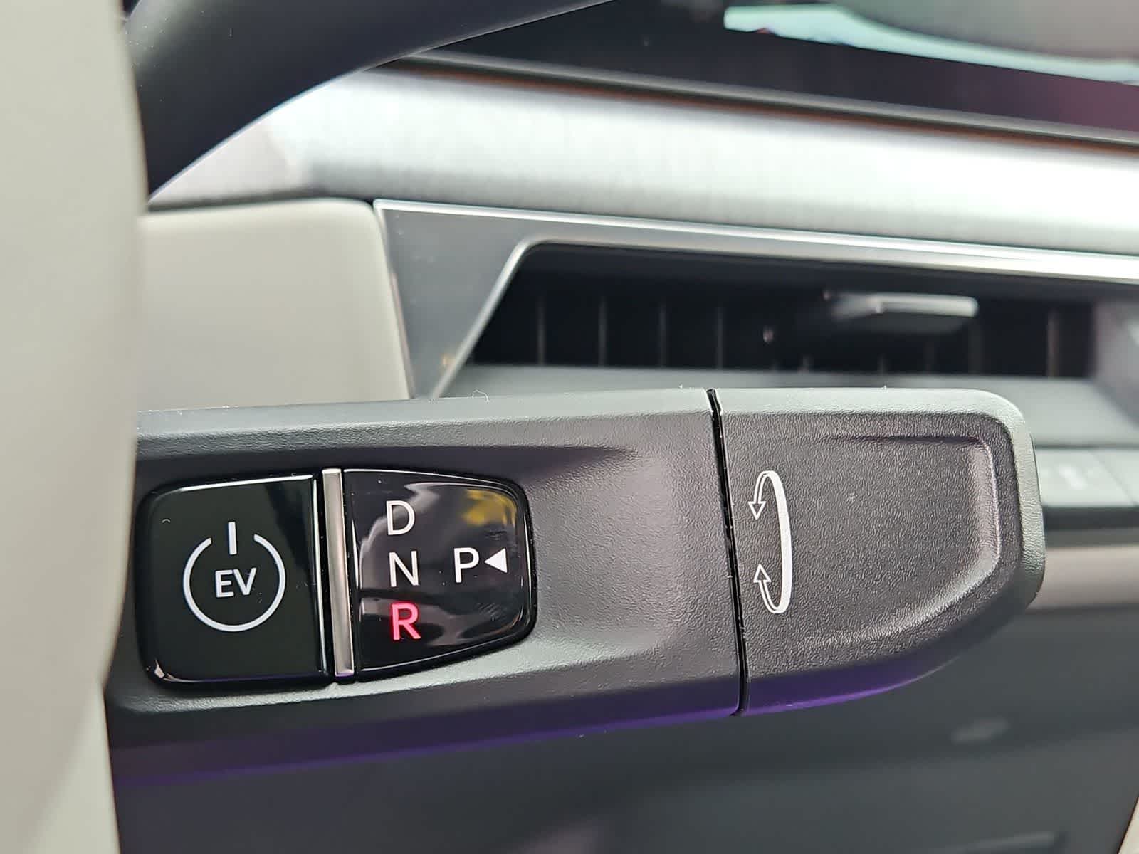 Thumbnail: 2024 Kia EV9 - 31