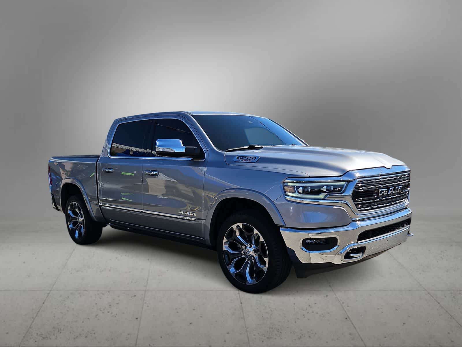 2022 Ram 1500 Limited photo 2