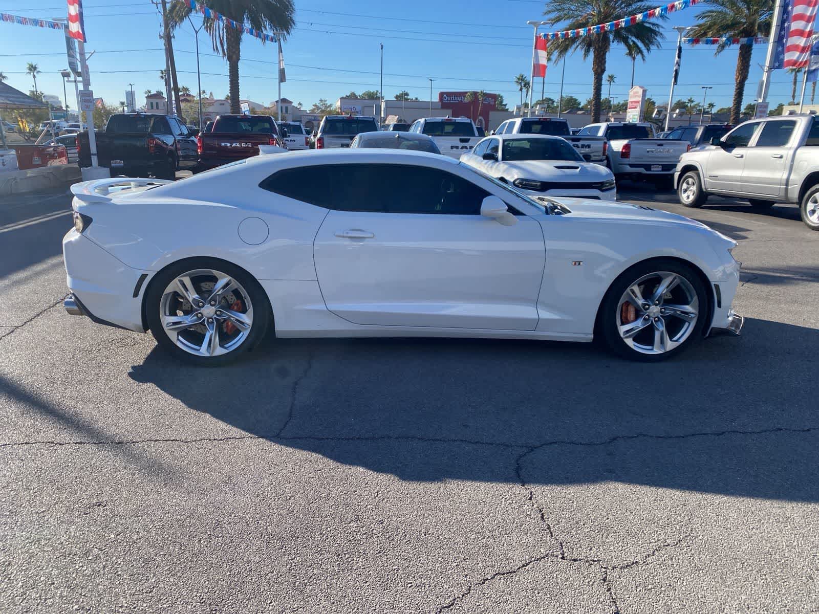 Thumbnail: 2019 Chevrolet Camaro - 4