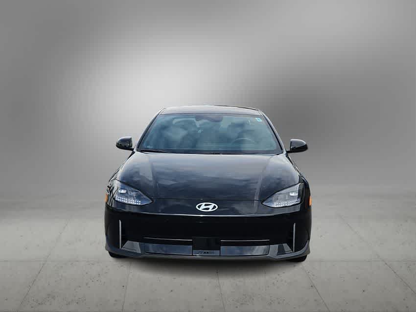 Thumbnail: 2023 Hyundai Ioniq 6 - 4