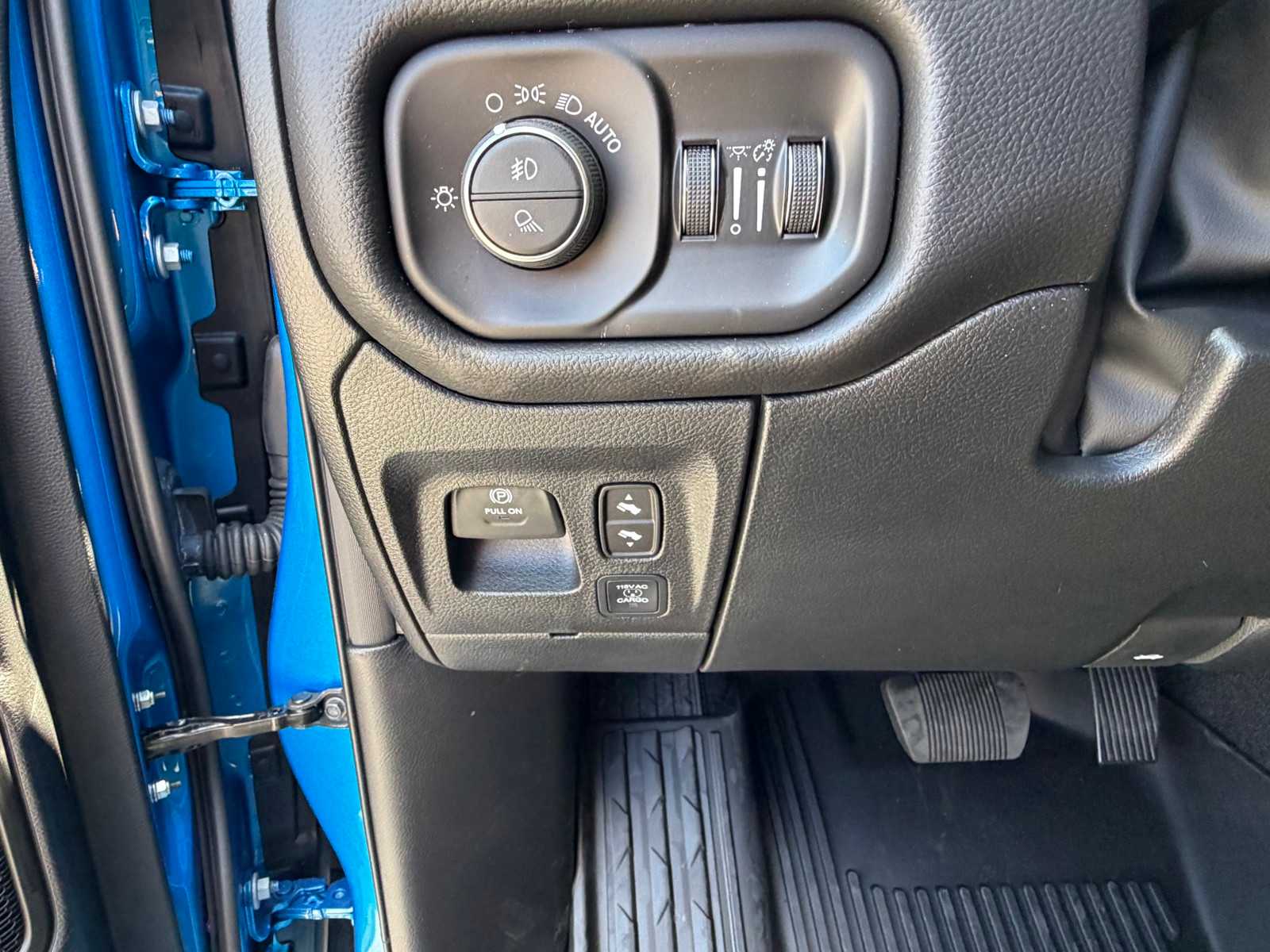 Thumbnail: 2026 RAM 1500 - 26