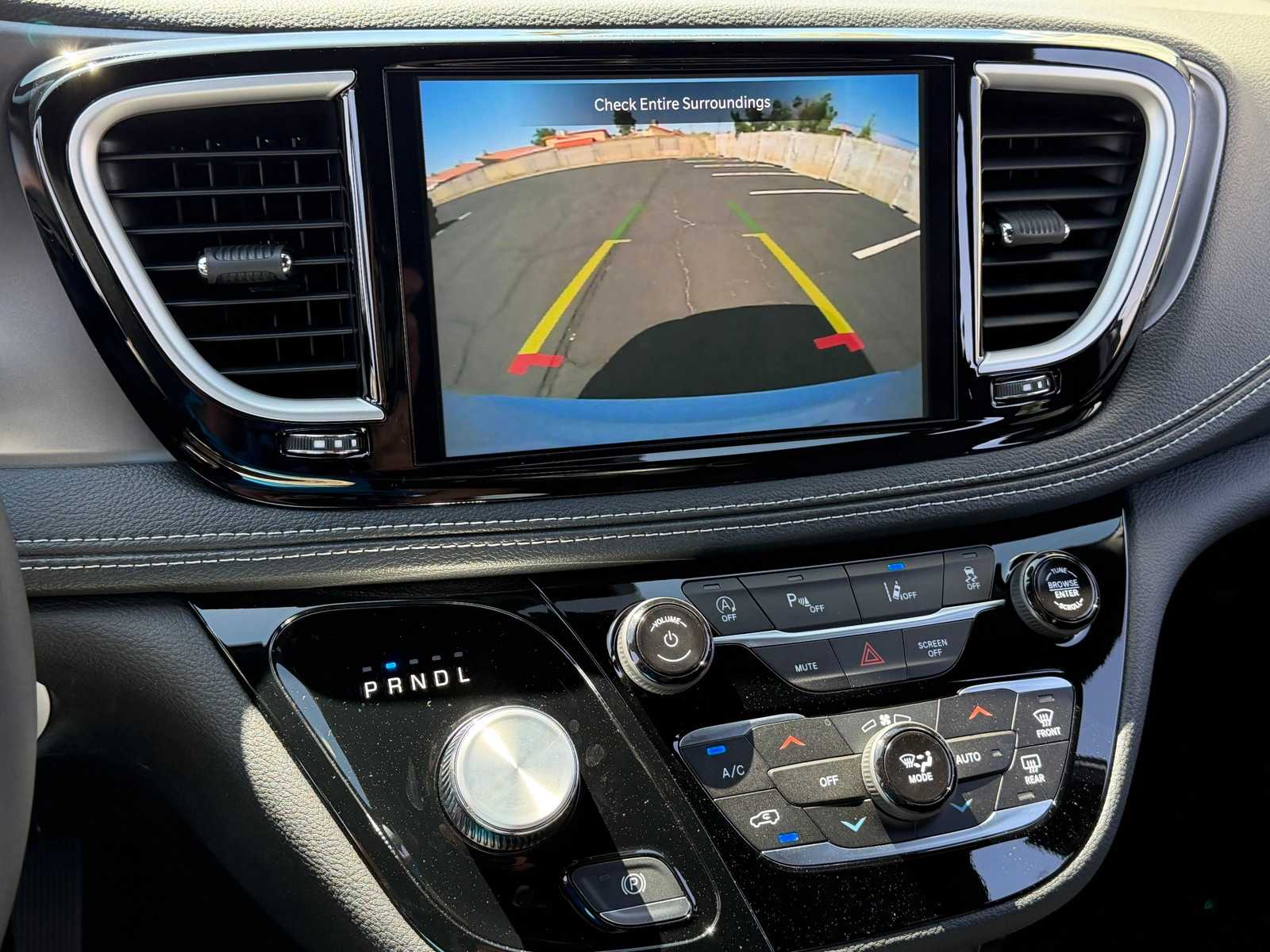 Thumbnail: 2026 Chrysler Pacifica - 20