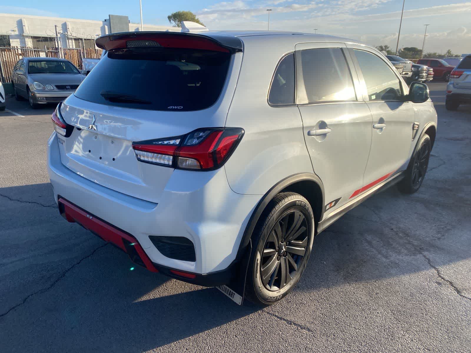 Thumbnail: 2023 Mitsubishi Outlander Sport - 6