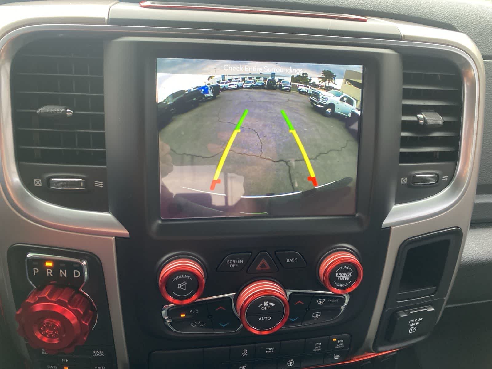 Thumbnail: 2019 RAM 1500 Classic - 16
