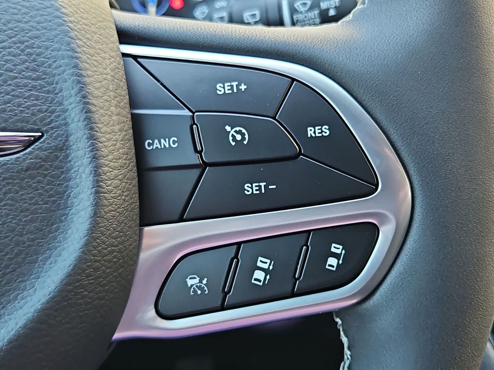 Thumbnail: 2026 Chrysler Pacifica - 24