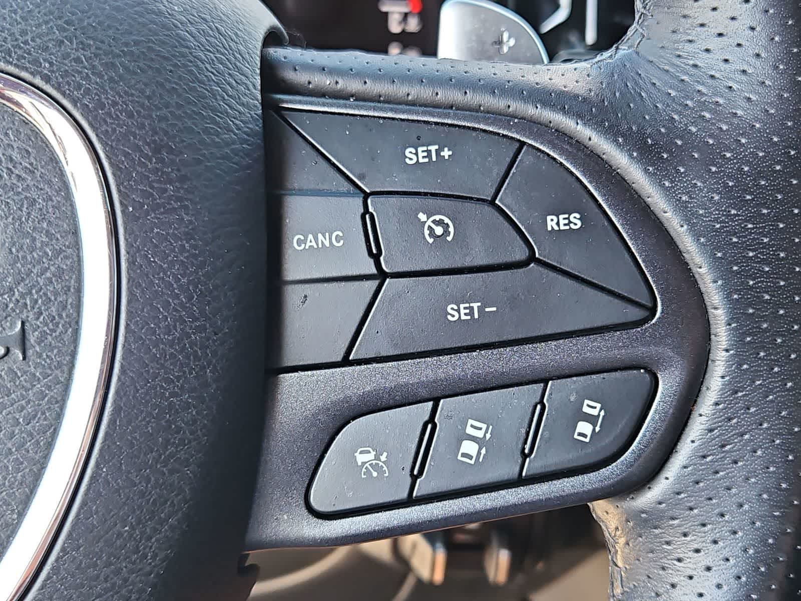 Thumbnail: 2023 Dodge Durango - 25